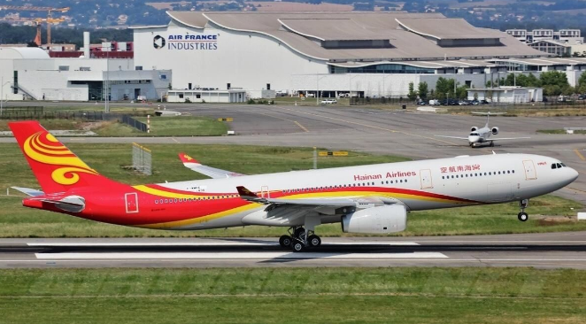 資金緊張 海航欲向飛機(jī)租賃公司轉(zhuǎn)賣(mài)至少10架空客飛機(jī)訂單